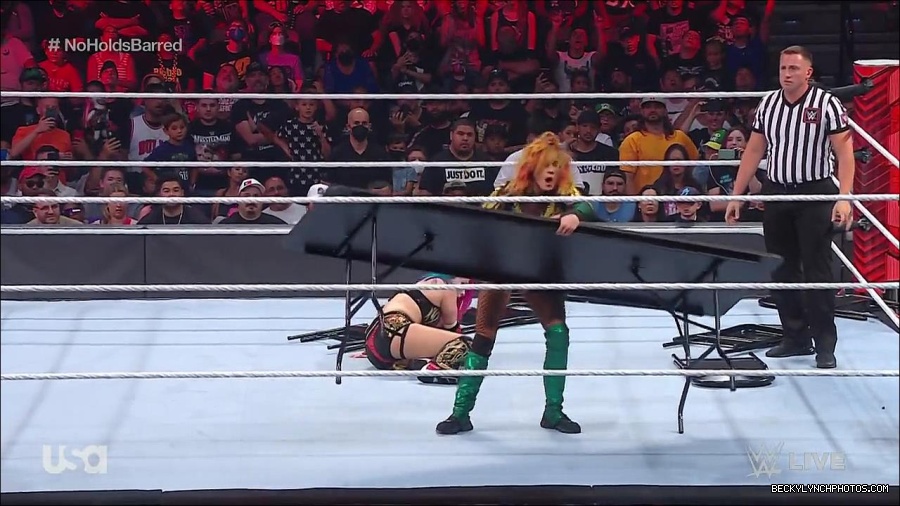 WWE_RAW_4th_July_2022_720p_WEBRip_h264_mp4_008648196.jpg