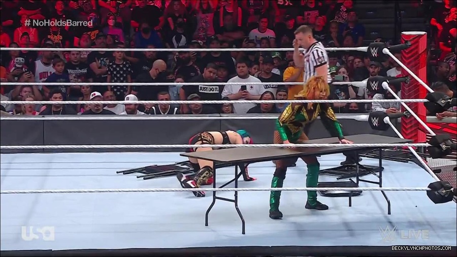 WWE_RAW_4th_July_2022_720p_WEBRip_h264_mp4_008651800.jpg