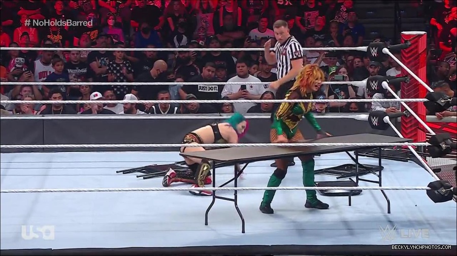 WWE_RAW_4th_July_2022_720p_WEBRip_h264_mp4_008652200.jpg