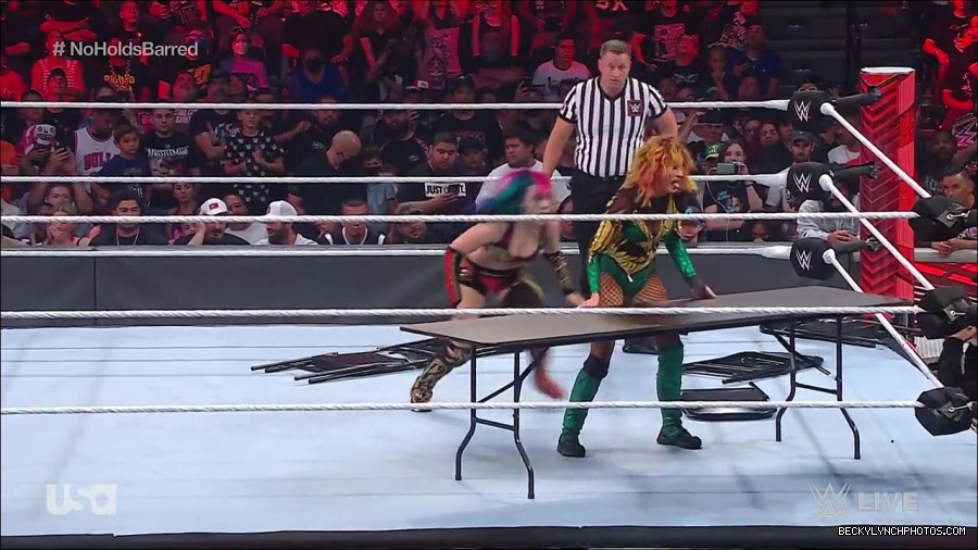 WWE_RAW_4th_July_2022_720p_WEBRip_h264_mp4_008653001.jpg