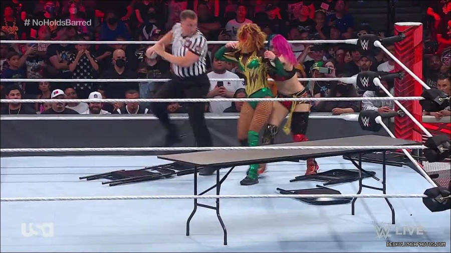 WWE_RAW_4th_July_2022_720p_WEBRip_h264_mp4_008657005.jpg