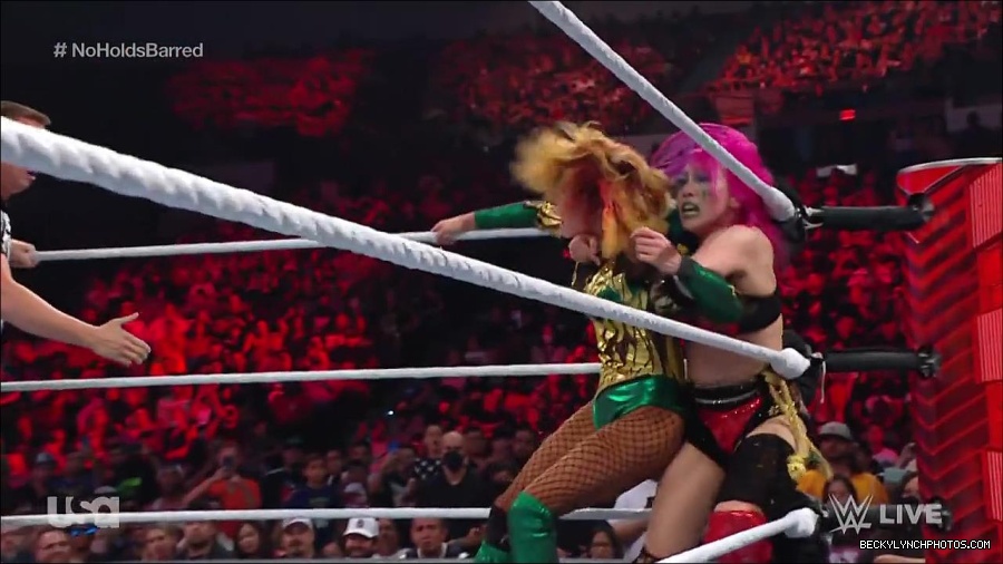WWE_RAW_4th_July_2022_720p_WEBRip_h264_mp4_008658206.jpg