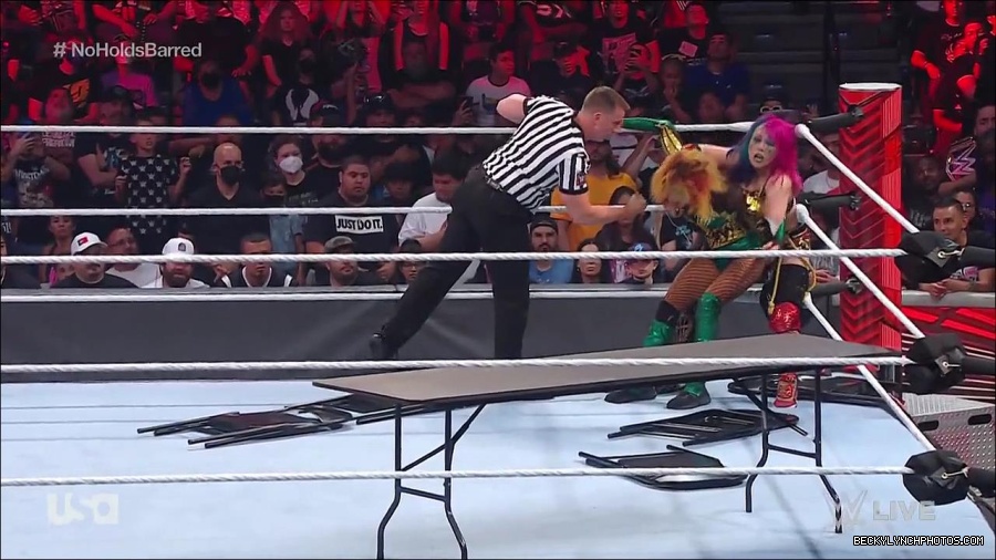 WWE_RAW_4th_July_2022_720p_WEBRip_h264_mp4_008659808.jpg