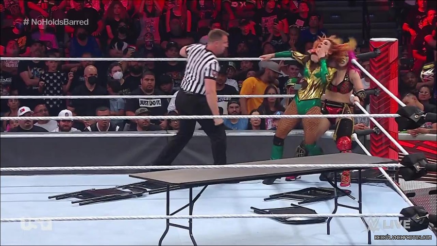 WWE_RAW_4th_July_2022_720p_WEBRip_h264_mp4_008661409.jpg