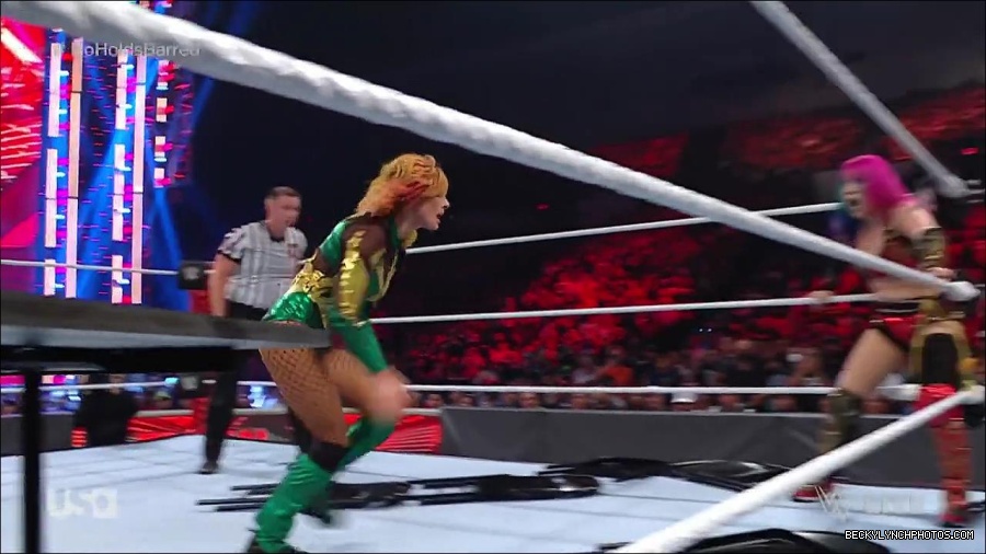 WWE_RAW_4th_July_2022_720p_WEBRip_h264_mp4_008664212.jpg