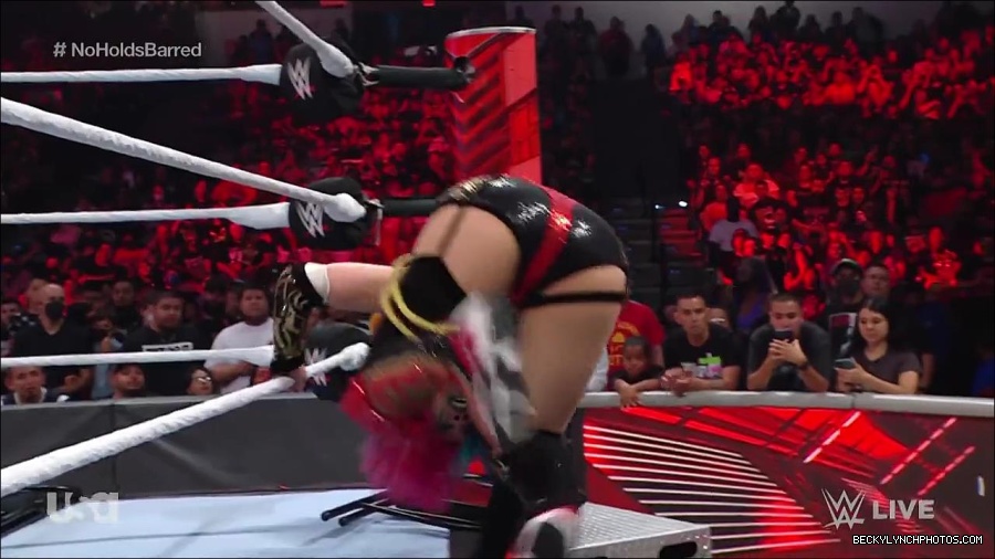 WWE_RAW_4th_July_2022_720p_WEBRip_h264_mp4_008671419.jpg
