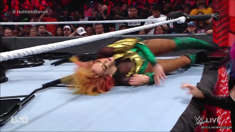 WWE_RAW_4th_July_2022_720p_WEBRip_h264_mp4_008675023.jpg