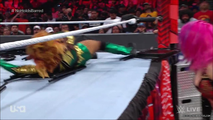 WWE_RAW_4th_July_2022_720p_WEBRip_h264_mp4_008675423.jpg