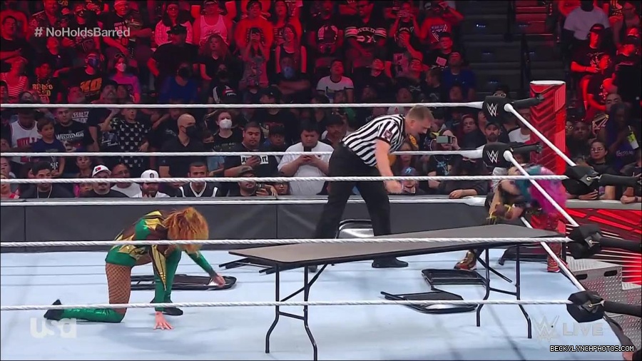 WWE_RAW_4th_July_2022_720p_WEBRip_h264_mp4_008703451.jpg