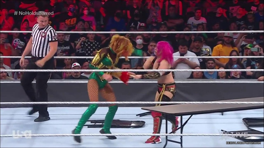 WWE_RAW_4th_July_2022_720p_WEBRip_h264_mp4_008705854.jpg