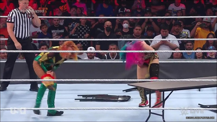 WWE_RAW_4th_July_2022_720p_WEBRip_h264_mp4_008707455.jpg