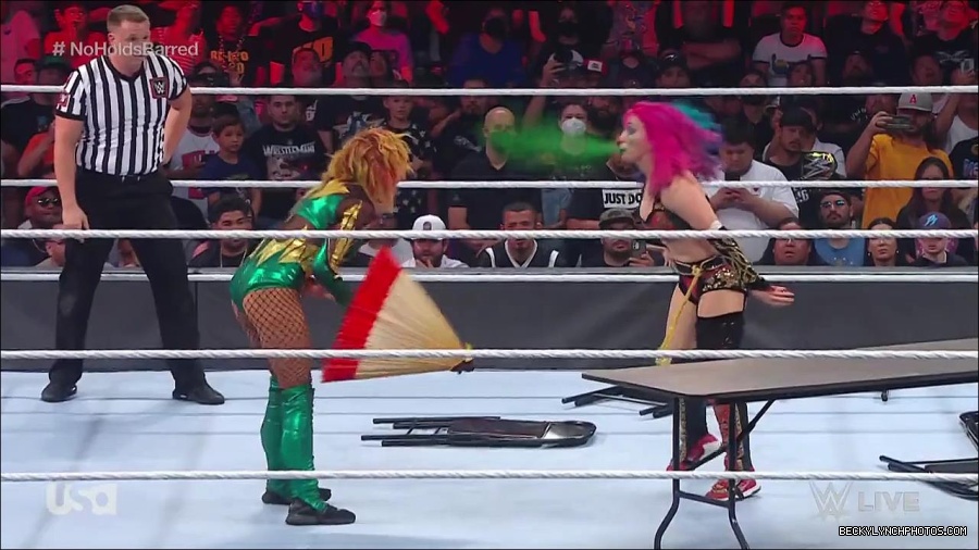 WWE_RAW_4th_July_2022_720p_WEBRip_h264_mp4_008709457.jpg