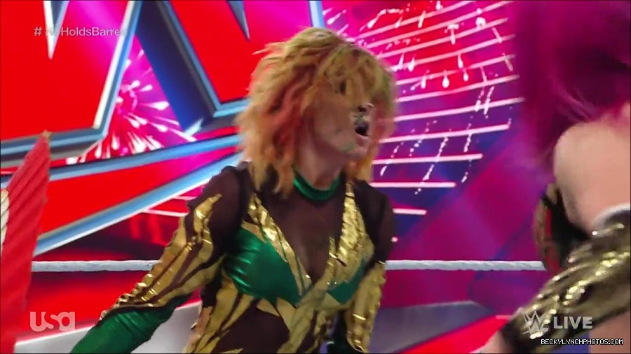 WWE_RAW_4th_July_2022_720p_WEBRip_h264_mp4_008713061.jpg