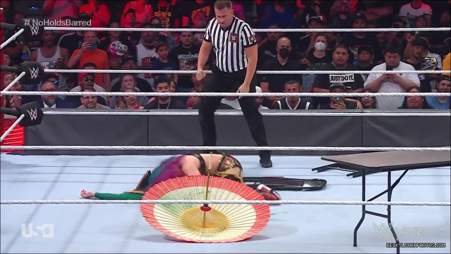 WWE_RAW_4th_July_2022_720p_WEBRip_h264_mp4_008715463.jpg