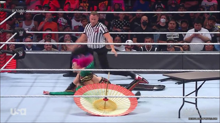 WWE_RAW_4th_July_2022_720p_WEBRip_h264_mp4_008715864.jpg