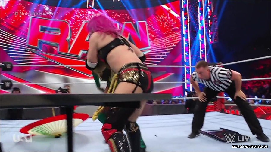 WWE_RAW_4th_July_2022_720p_WEBRip_h264_mp4_008722671.jpg