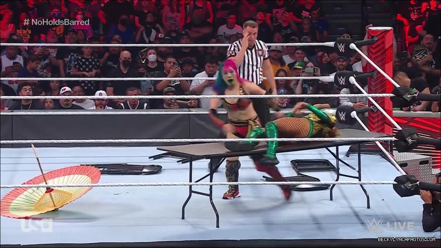 WWE_RAW_4th_July_2022_720p_WEBRip_h264_mp4_008724673.jpg