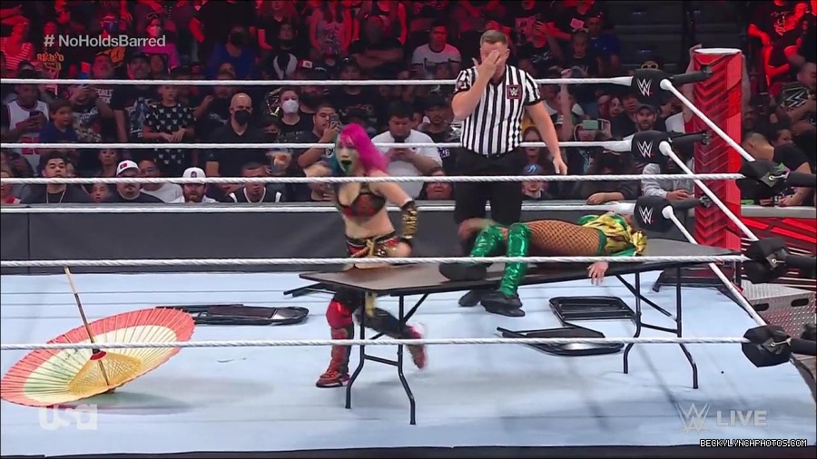 WWE_RAW_4th_July_2022_720p_WEBRip_h264_mp4_008725073.jpg
