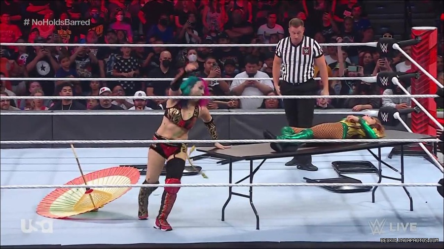 WWE_RAW_4th_July_2022_720p_WEBRip_h264_mp4_008725874.jpg