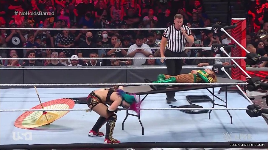 WWE_RAW_4th_July_2022_720p_WEBRip_h264_mp4_008726675.jpg