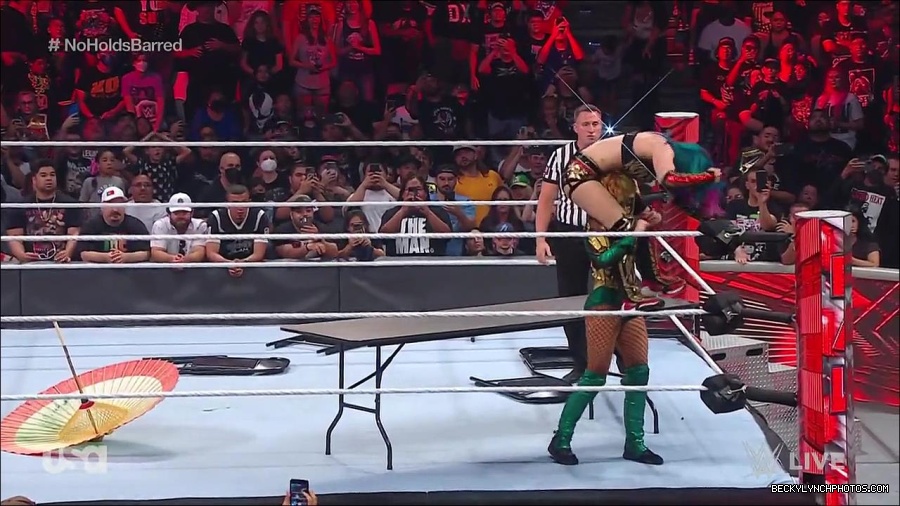 WWE_RAW_4th_July_2022_720p_WEBRip_h264_mp4_008740288.jpg