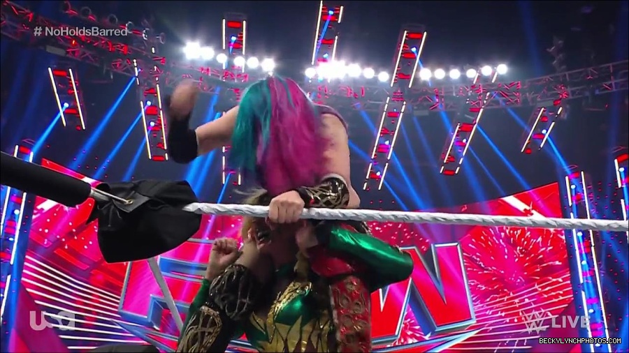 WWE_RAW_4th_July_2022_720p_WEBRip_h264_mp4_008740689.jpg