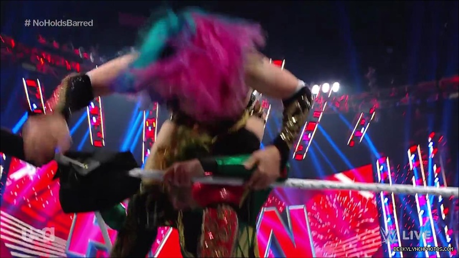 WWE_RAW_4th_July_2022_720p_WEBRip_h264_mp4_008741489.jpg