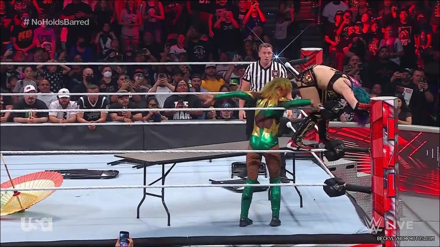 WWE_RAW_4th_July_2022_720p_WEBRip_h264_mp4_008743892.jpg