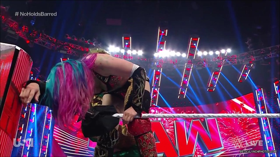 WWE_RAW_4th_July_2022_720p_WEBRip_h264_mp4_008745493.jpg