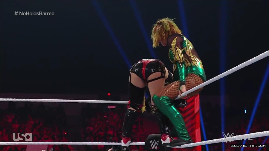 WWE_RAW_4th_July_2022_720p_WEBRip_h264_mp4_008746695.jpg