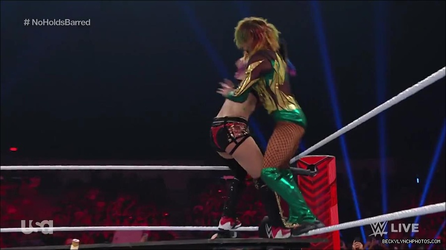 WWE_RAW_4th_July_2022_720p_WEBRip_h264_mp4_008749497.jpg