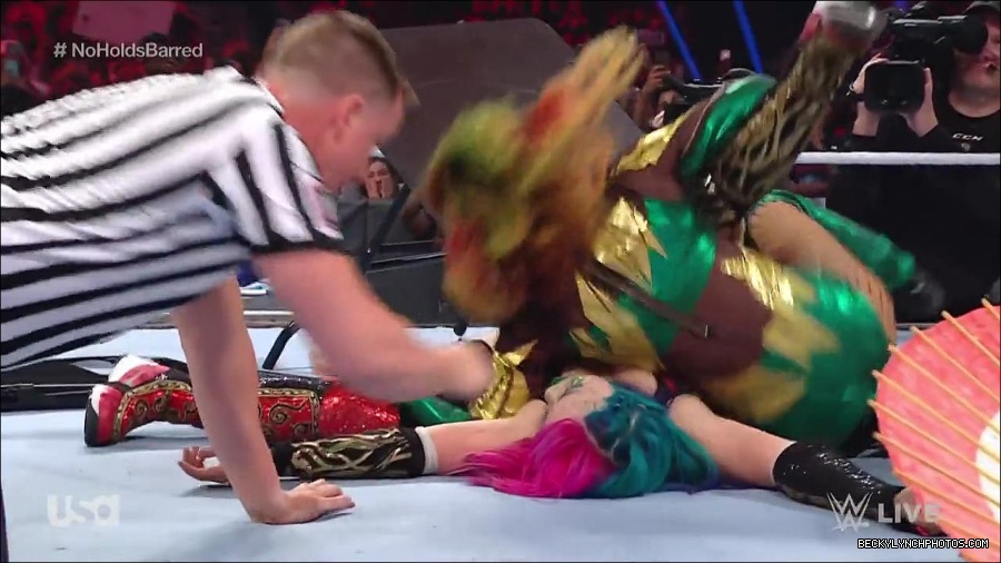 WWE_RAW_4th_July_2022_720p_WEBRip_h264_mp4_008753902.jpg