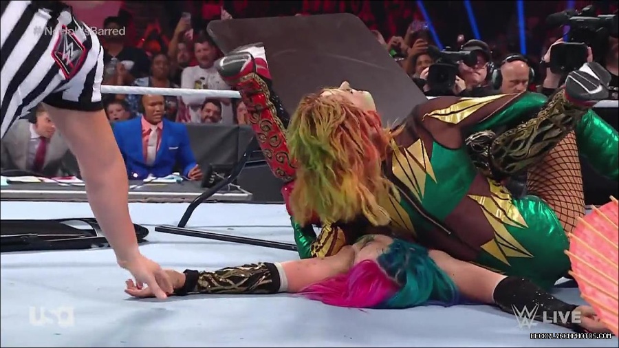 WWE_RAW_4th_July_2022_720p_WEBRip_h264_mp4_008755103.jpg
