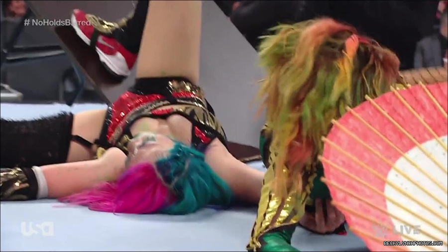 WWE_RAW_4th_July_2022_720p_WEBRip_h264_mp4_008761509.jpg