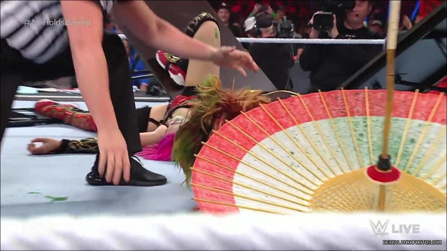 WWE_RAW_4th_July_2022_720p_WEBRip_h264_mp4_008762594.jpg