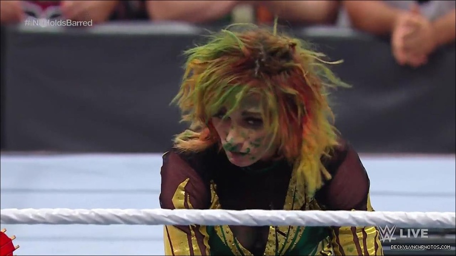 WWE_RAW_4th_July_2022_720p_WEBRip_h264_mp4_008773004.jpg
