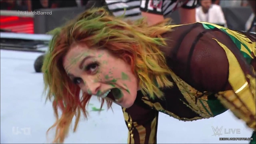 WWE_RAW_4th_July_2022_720p_WEBRip_h264_mp4_008799831.jpg