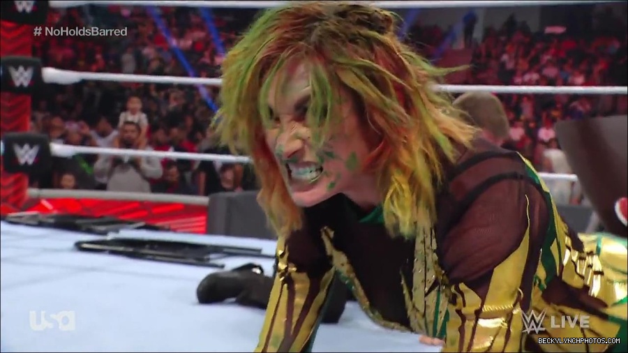 WWE_RAW_4th_July_2022_720p_WEBRip_h264_mp4_008803435.jpg