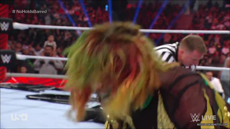WWE_RAW_4th_July_2022_720p_WEBRip_h264_mp4_008805036.jpg