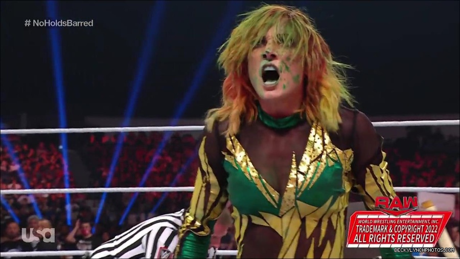 WWE_RAW_4th_July_2022_720p_WEBRip_h264_mp4_008810241.jpg