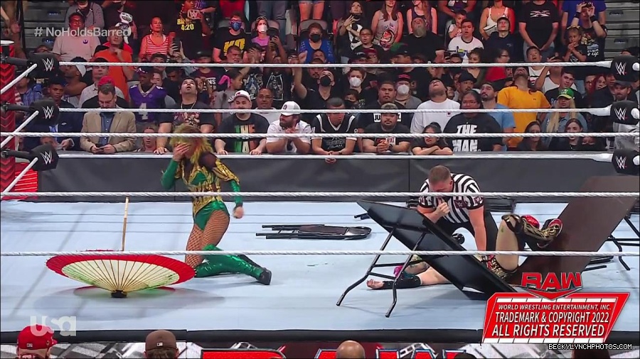 WWE_RAW_4th_July_2022_720p_WEBRip_h264_mp4_008812243.jpg