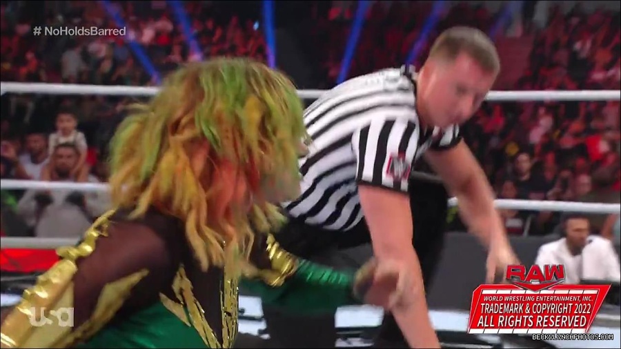 WWE_RAW_4th_July_2022_720p_WEBRip_h264_mp4_008813044.jpg