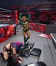WWE_RAW_4th_July_2022_720p_WEBRip_h264_mp4_008190241.jpg