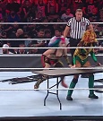 WWE_RAW_4th_July_2022_720p_WEBRip_h264_mp4_008653001.jpg