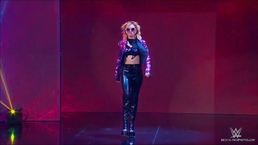 WWE_Monday_Night_RAW_2022_07_11_720p_HDTV_x264-Star_mkv_002105610.jpg