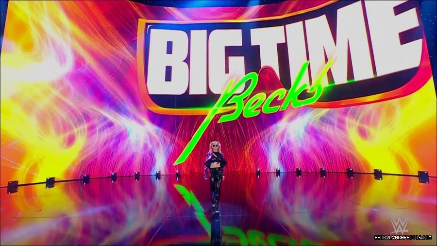 WWE_Monday_Night_RAW_2022_07_11_720p_HDTV_x264-Star_mkv_002111610.jpg