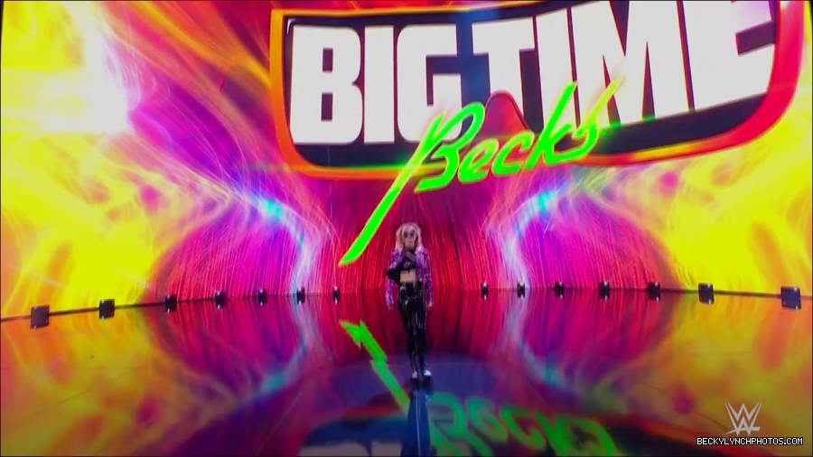 WWE_Monday_Night_RAW_2022_07_11_720p_HDTV_x264-Star_mkv_002112410.jpg