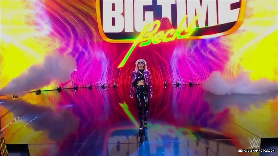 WWE_Monday_Night_RAW_2022_07_11_720p_HDTV_x264-Star_mkv_002113610.jpg
