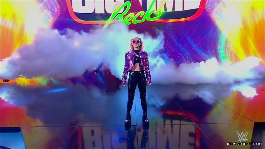 WWE_Monday_Night_RAW_2022_07_11_720p_HDTV_x264-Star_mkv_002115610.jpg