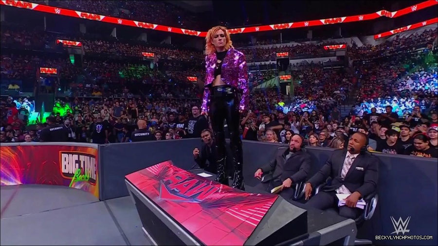 WWE_Monday_Night_RAW_2022_07_11_720p_HDTV_x264-Star_mkv_002179610.jpg